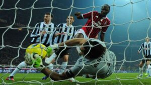 Kisah Kutukan Gol Hantu Sulley Muntari