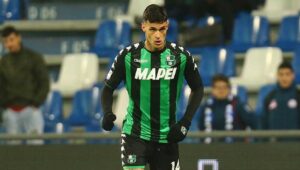 Pagari Pemainnya dari Kejaran AC Milan, Sassuolo Naikkan Harga Gianluca Scamacca