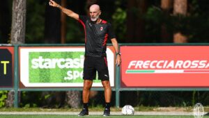 Demi AC Milan, Stefano Pioli Tampik Tottenham!