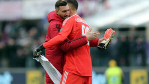 Beginilah Tanggapan Antonio Donnarumma Terkait Banner Ancaman Curva Sud untuk Adiknya