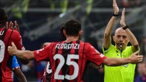 UEFA Marah dengan Kepemimpinan Cuneyt Cakir dan akan Menskors Sang Wasit!
