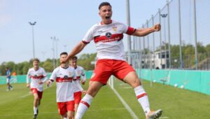 AC Milan Resmi Datangkan Bek Berusia 17 Tahun dari Stuttgart