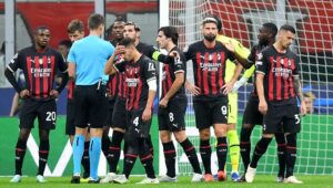 Mantan Wasit Italia: “Itu Benar-benar Kegilaan dari Wasit Siebert!”