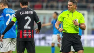 UEFA Bekukan Wasit Pemimpin Laga AC Milan vs Napoli!