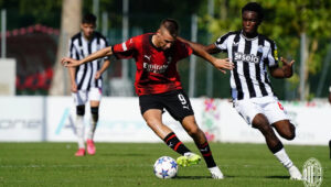 Agen Giuseppe Riso dan Pelatih  Monza Awasi Langsung Francesco Camarda di Laga Tim U-17 AC Milan