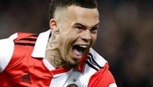 Khawatir Ditinggal Theo Hernandez, AC Milan Sasar Quilindschy Hartman