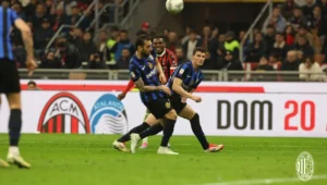 PERANG RAKSASA! Derby Milan vs Inter Jadi Ajang Adu Jangkung, Siapa Menang?
