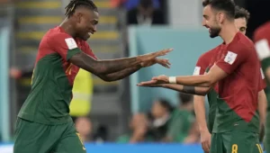 Pujian Setinggi Langit dari Bruno Fernandes untuk Rafael Leão: “Bakat Luar Biasa, Bisa Beri Sesuatu yang Lebih!”