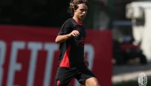 Bintang Baru Lahir di Milanello? Gelandang 17 Tahun Christian Comotto Buat Allegri Terpukau!