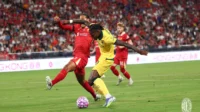 PESTA GOL DI HONG KONG: Milan Hajar Juara Inggris Liverpool 4-2!