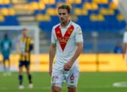 Malam Penuh Emosi di San Siro: AC Milan dan Bari Kenakan Pita Hitam