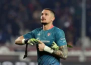 Derby Mercato di Bawah Mistar: AC Milan dan Inter Bersaing Dapatkan Kiper Cagliari, Elia Caprile