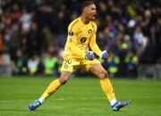 AC Milan Kini Pantau Kiper Muda Toulouse, Guillaume Restes