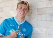 Ditanya Soal Rumor Transfer ke AC Milan, Hojlund Beri Jawaban Diplomatis