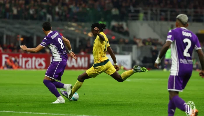 ‘INI MEMALUKAN!’ Direktur Fiorentina Ngamuk, Sebut Penalti AC Milan Skandal