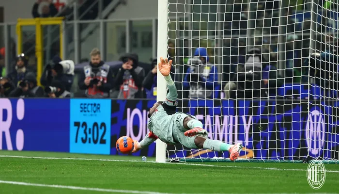 MAIGNAN BUNGKAM CALHANOGLU! Tepis Penalti, Kiper Prancis Jadi Mimpi Buruk Inter!
